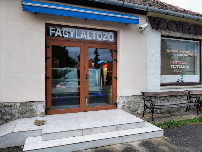 Comentarii opinii despre Jégkunyhó fagylaltozó