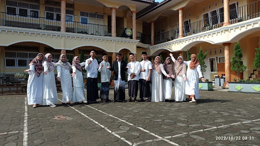 Peserta didik - MA Modern Islamic Boarding School Al Azhary