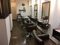 エセンシア・ヘアーデザインズ