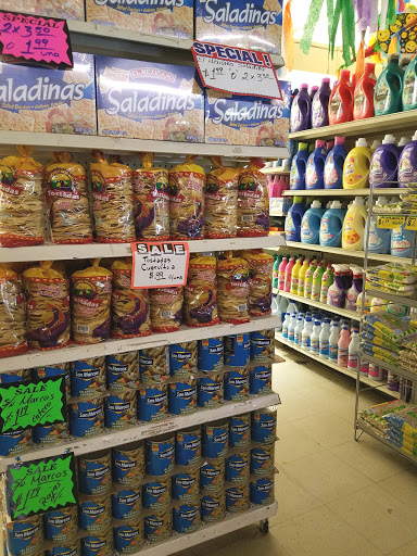 Grocery Store «Yuriria Supermarket», reviews and photos, 1830 Atlanta Hwy # A, Gainesville, GA 30504, USA