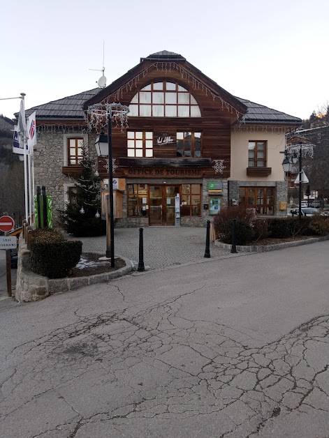 Aire camping-cars à Allos