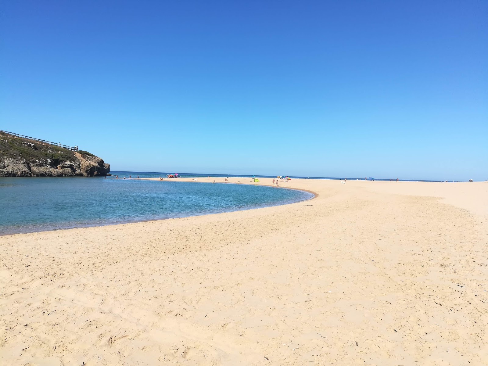 Praia da Amoreira'in fotoğrafı orta koylar ile birlikte