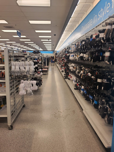 Clothing Store «Ross Dress for Less», reviews and photos, 1955 W Craig Rd, North Las Vegas, NV 89032, USA