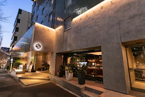 Hotel & Residence Roppongi image