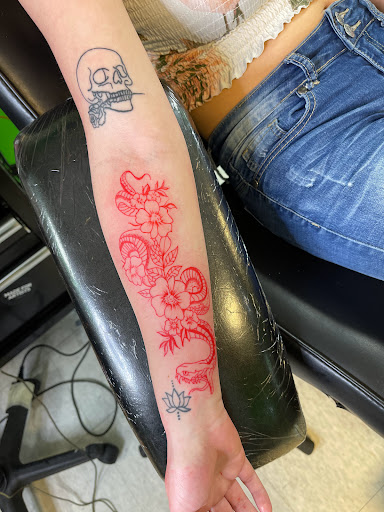 Explore matching family tattoos ideas, creative tattoo ideas in Waynesboro, available at Hessoms Ink