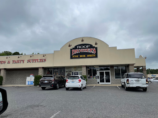 Liquor Store «Roof Brothers Wine & Liquors», reviews and photos, 3145 Park Ave, Paducah, KY 42001, USA