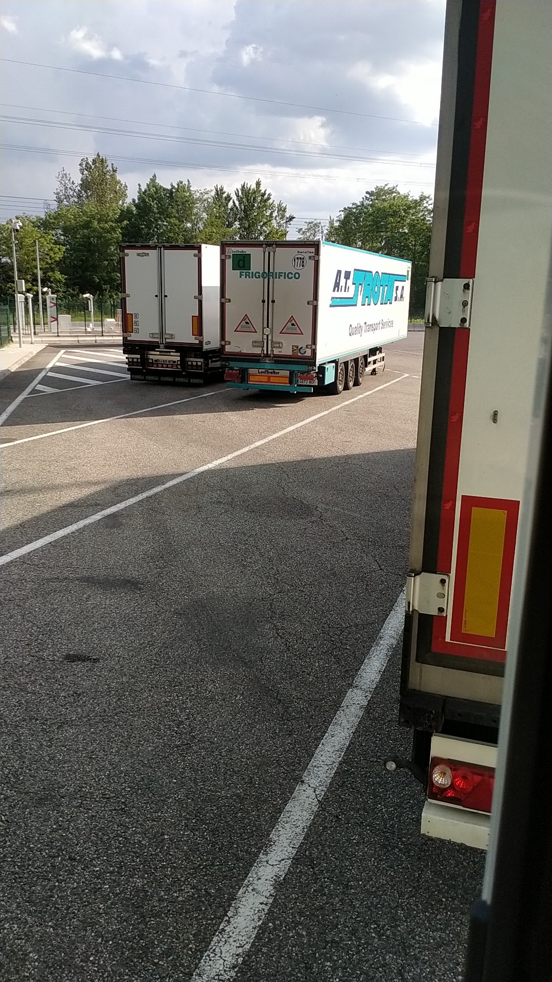 Photo n° 1 de l'avis de vitvitsky.i fait le 28/05/2023 à 16:47
