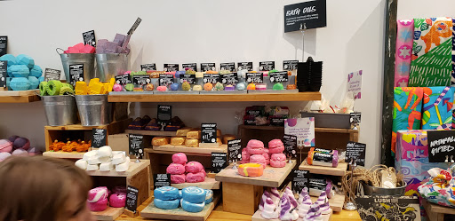 Cosmetics Store «Lush Fresh Handmade Cosmetics», reviews and photos, 12000 SE 82nd Ave, Happy Valley, OR 97086, USA