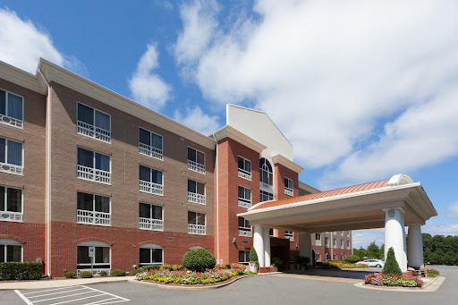 Holiday Inn Express & Suites Raleigh SW NC State, an IHG Hotel
