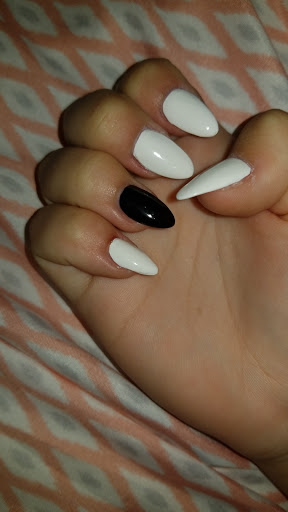 Nail Salon «Nail Envy Salon», reviews and photos, 435 Angela Ln #16, Crystal Lake, IL 60014, USA