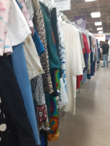 Thrift Store «Mckellips Goodwill Retail Store, Donation Center & Career Center», reviews and photos, 106 E McKellips Rd, Mesa, AZ 85201, USA