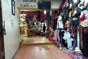 Mercado de Dulces y Artesanías Ámbar image