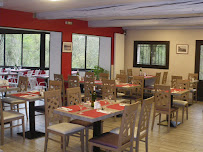 Atmosphère du Restaurant français CHEZ Ruben & Bénédicte, Restaurant, Sté Au Vieux Port à Irigny - n°11