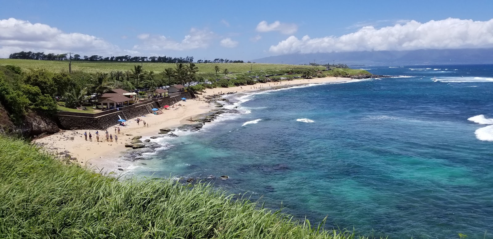 Hookipa海滩的照片 带有宽敞的海岸