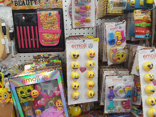 Variety Store «Five Below», reviews and photos, 15003 N Dale Mabry Hwy, Tampa, FL 33618, USA