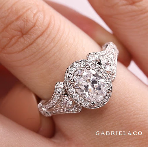 Jewelry Store «Lewis Jewelers», reviews and photos, 2705 S I-35 Service Rd, Moore, OK 73160, USA