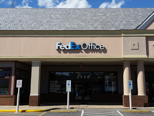 FedEx Office Print & Ship Center, 2239 Colonial Ave SW, Roanoke, VA 24015, USA, 