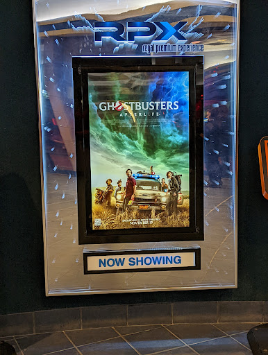 Movie Theater «Regal Cinemas Greenwood 14 & RPX», reviews and photos, 461 Greenwood Park Dr S, Greenwood, IN 46142, USA