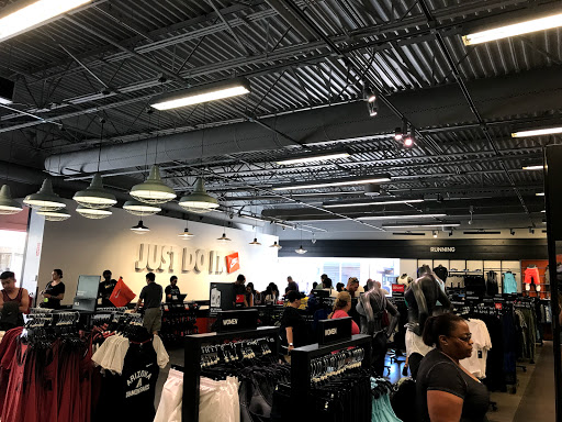 Clothing Store «Nike Factory Store», reviews and photos, 4976 Premium Outlets Way #800, Chandler, AZ 85226, USA