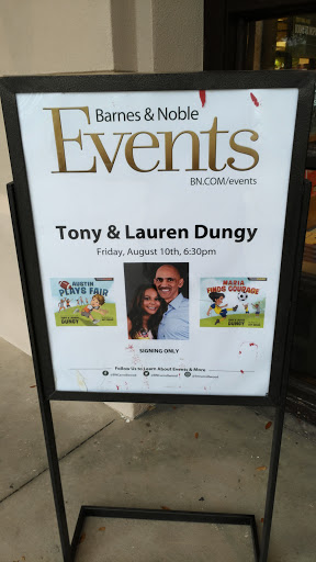 Book Store «Barnes & Noble», reviews and photos, 11802 Dale Mabry Hwy, Tampa, FL 33618, USA