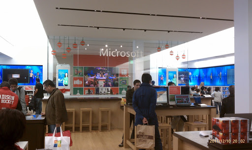 Computer Store «Microsoft Store - Tysons Corner Center», reviews and photos, 1961 Chain Bridge Rd, Tysons, VA 22102, USA