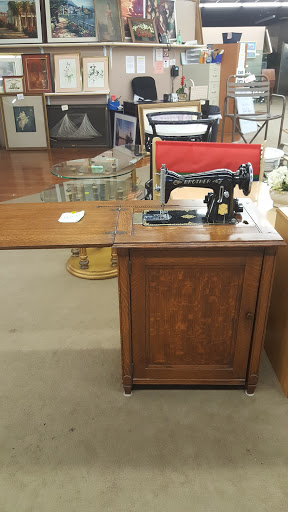 Thrift Store «American Thrift Store», reviews and photos, 5051 N University Dr, Lauderhill, FL 33351, USA