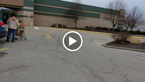 Grocery Store «Schnucks», reviews and photos, 110 Carlyle Plaza Dr, Belleville, IL 62221, USA