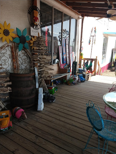 Antique Store «Levee Street Market Place», reviews and photos, 1001 Levee St, Vicksburg, MS 39183, USA