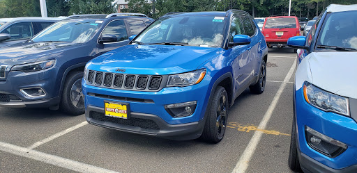 Jeep Dealer «Route 18 Chrysler Jeep Dodge Ram», reviews and photos, 400 NJ-18, East Brunswick, NJ 08816, USA