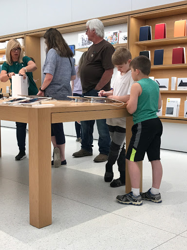 Computer Store «Apple South Hills Village», reviews and photos, 301 South Hills Village, Pittsburgh, PA 15241, USA