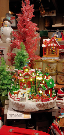 American Restaurant «Cracker Barrel Old Country Store», reviews and photos, 2421 Old Country Inn Dr, Caseyville, IL 62232, USA