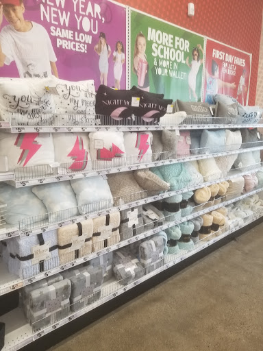 Variety Store «Five Below», reviews and photos, 2897 S Rochester Rd, Rochester Hills, MI 48307, USA