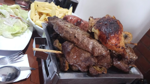Las Zarzas pollos, parrillas y más