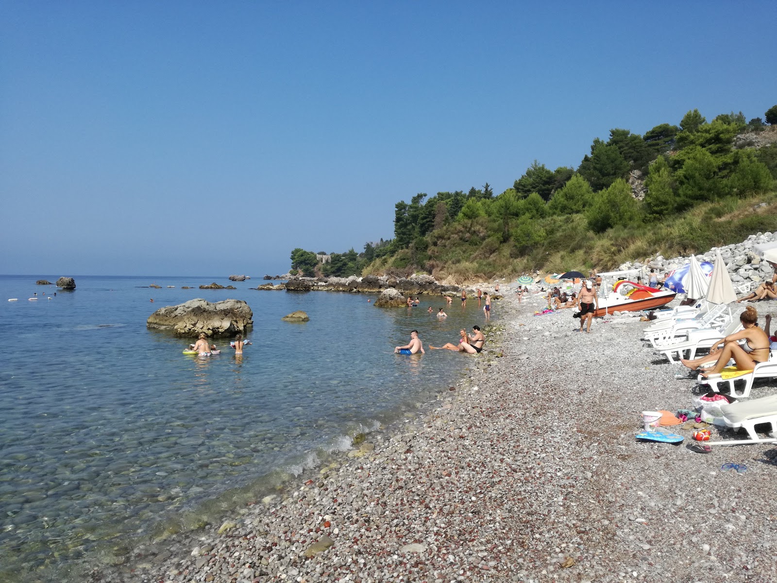 Φωτογραφία του Wild beach με επίπεδο καθαριότητας πολύ καθαρό