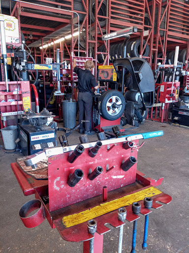 Tire Shop «Discount Tire Store - Tomball, TX», reviews and photos, 14239 Farm to Market 2920, Tomball, TX 77377, USA