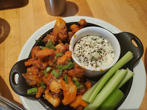 American Restaurant «Pinstripes», reviews and photos, 1150 Willow Rd, Northbrook, IL 60062, USA