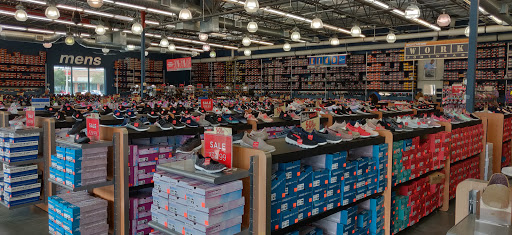 Shoe Store «SKECHERS Factory Outlet», reviews and photos, 2663 Gulf to Bay Blvd #910, Clearwater, FL 33759, USA