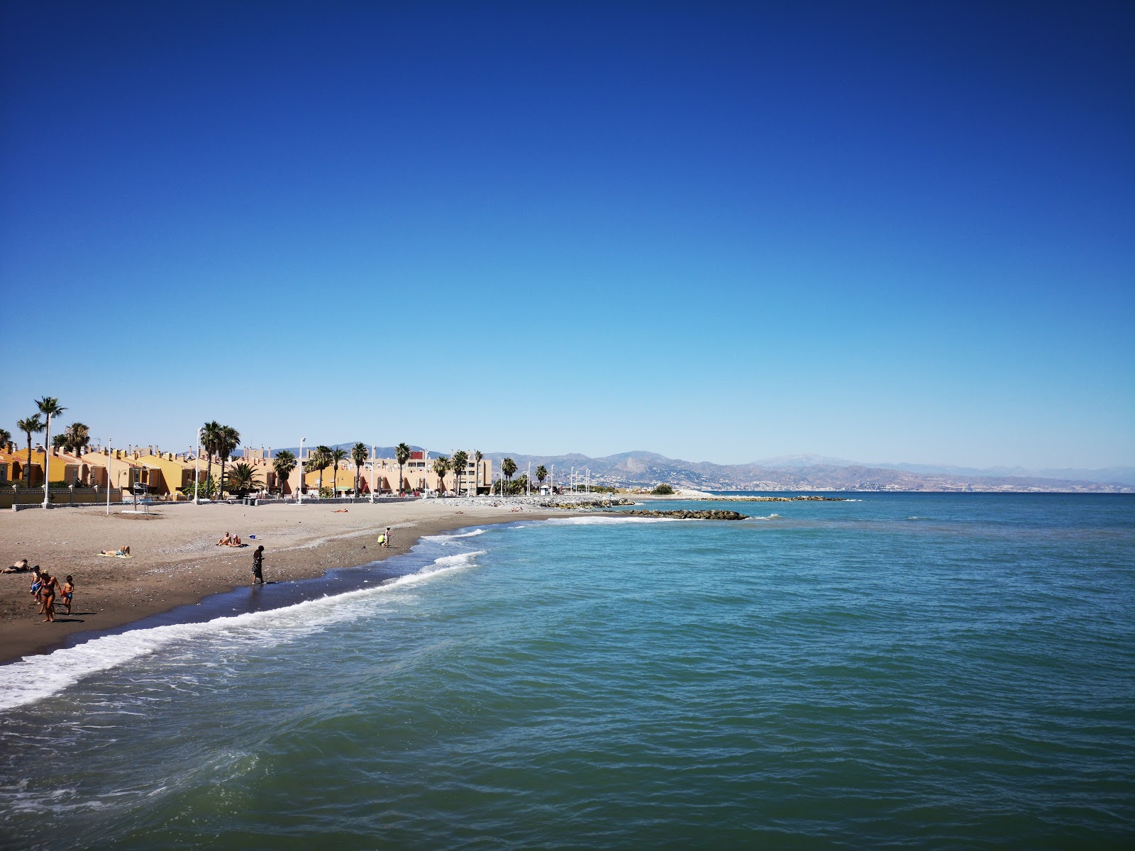 Foto von Strand von Guadalmar mit sehr sauber Sauberkeitsgrad