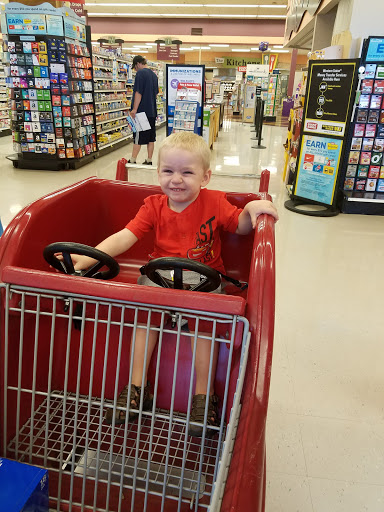 Supermarket «Giant Eagle Supermarket», reviews and photos, 1800 W State St, Alliance, OH 44601, USA