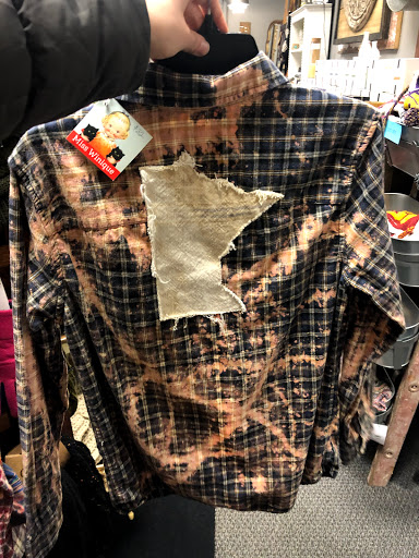 Gift Shop «Lotus Lake Gifts + Decor», reviews and photos, 412 W 78th St, Chanhassen, MN 55317, USA