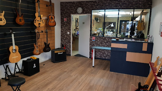 Atelier Lutherie Penet 197 Rue Emile Zola, 10100 Romilly-sur-Seine, France