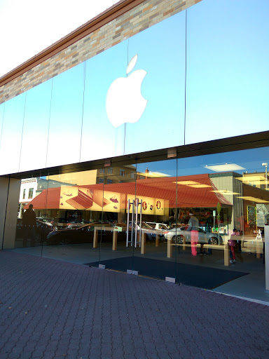 Computer Store «Apple Main Place», reviews and photos, 120 W Jefferson Ave, Naperville, IL 60540, USA