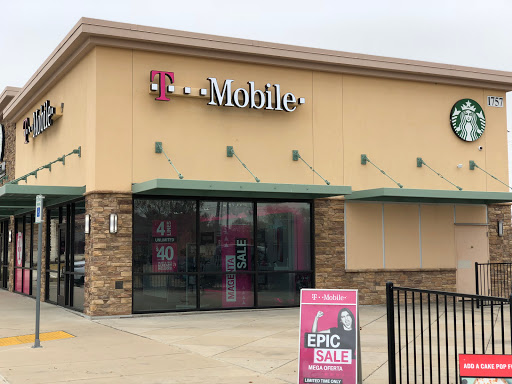 Cell Phone Store «T-Mobile», reviews and photos, 1757 E Hebron Pkwy, Carrollton, TX 75010, USA