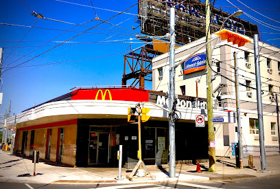 McDonald,s - 10 The Queensway, Toronto, ON M6R 1B4, Canada