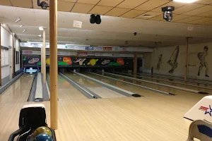Bowling Eden Mol image