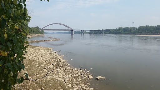 Veterans Memorial Bridge