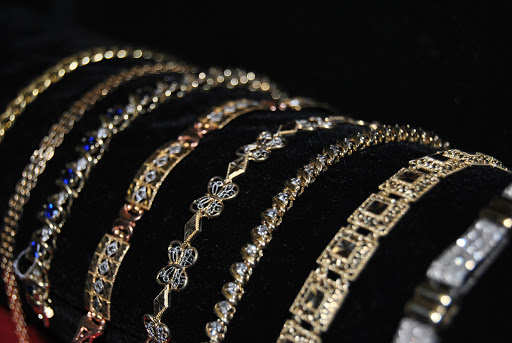 Pawn Shop «Herdez Jewelry & Pawn», reviews and photos, 7035 S Central Ave #2, Phoenix, AZ 85042, USA