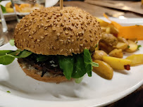Hamburger du Restaurant végétarien Le Grenier de Notre Dame à Paris - n°12