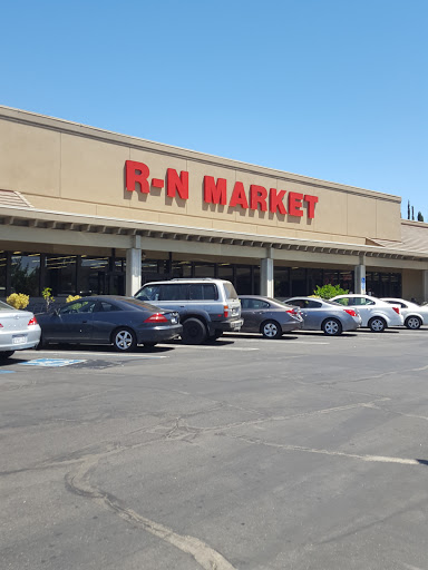 Grocery Store «R-N Market», reviews and photos, 6670 N Cedar Ave, Fresno, CA 93710, USA