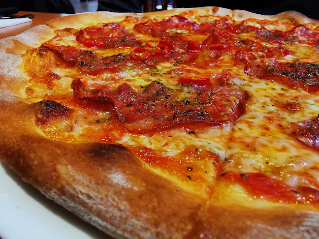 Adoy Pizza und Kebab House